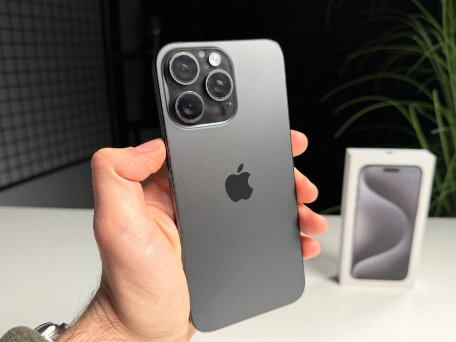 ВЖИВАНИЙ Б/У Apple iPhone 15 Pro Max 256GB Black Titanium (MU773) - Стан: задовільний | Акумулятор: 88% | Комплектація: повний | Гарантія: 3 міс.