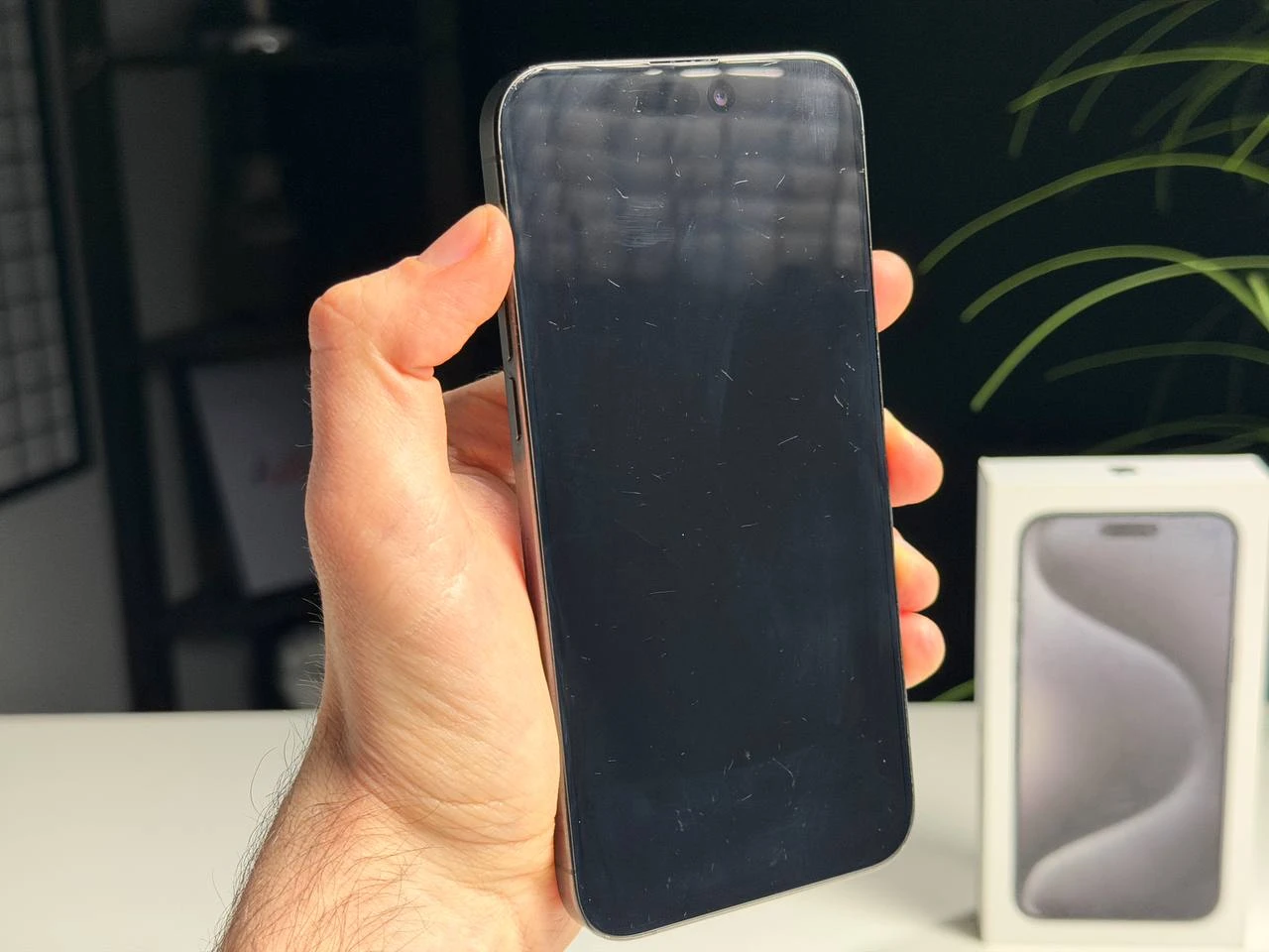 ВЖИВАНИЙ Б/У Apple iPhone 15 Pro Max 256GB Black Titanium (MU773) - Состояние: удовлетворительный | Аккумулятор: 88% | Комплектация: полный | Гарантия: 3 мес.
