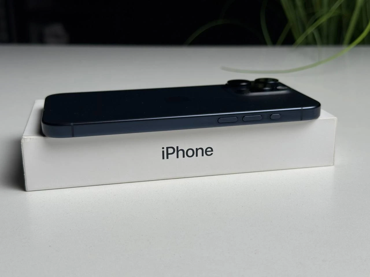 ВЖИВАНИЙ Б/У Apple iPhone 15 Pro Max 256GB Blue Titanium eSim (MU693) - Состояние: хороший | Аккумулятор: 87% | Комплектация: полный | Гарантія: 3 мес.