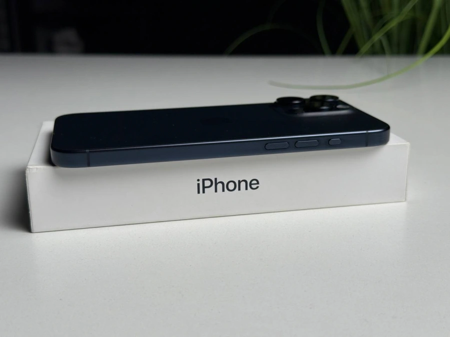 ВЖИВАНИЙ Б/У Apple iPhone 15 Pro Max 256GB Blue Titanium eSim (MU693) - Стан: гарний | Акумулятор: 87% | Комплектація: повний | Гарантія: 3 міс.