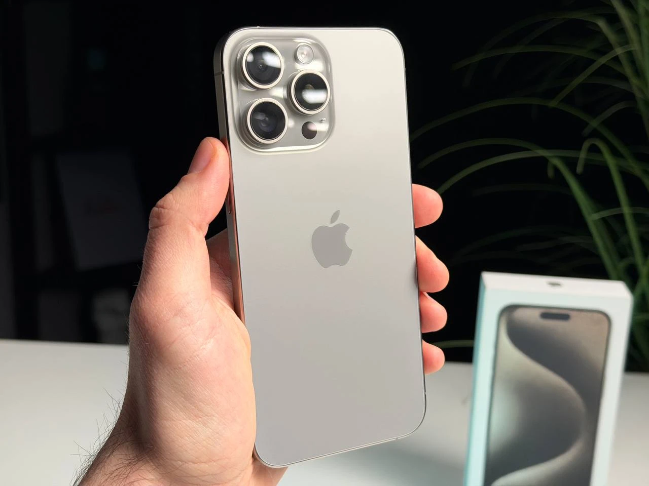 ВЖИВАНИЙ Б/У Apple iPhone 15 Pro Max 256GB Natural Titanium (MU793) - Состояние: идеальный | Аккумулятор: 100% | Комплектация: полный | Гарантия: 3 мес.