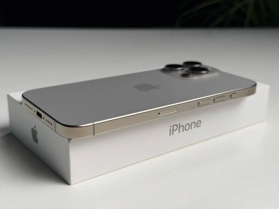 ВЖИВАНИЙ Б/У Apple iPhone 15 Pro Max 256GB Natural Titanium (MU793) - Состояние: идеальный | Аккумулятор: 100% | Комплектация: полный | Гарантия: 3 мес.