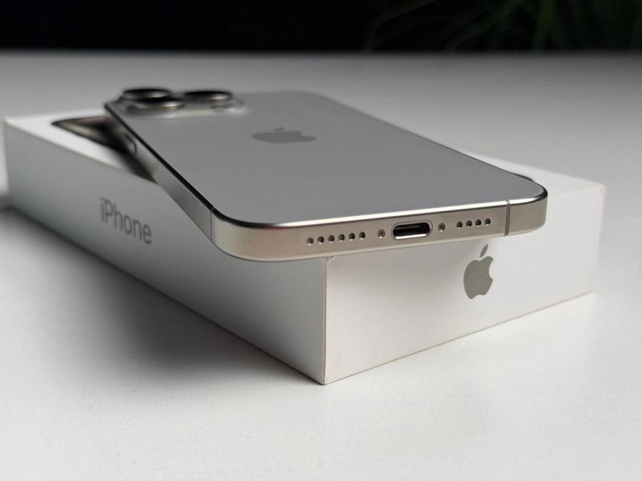ВЖИВАНИЙ Б/У Apple iPhone 15 Pro Max 256GB Natural Titanium (MU793) - Состояние: идеальный | Аккумулятор: 100% | Комплектация: полный | Гарантия: 3 мес.