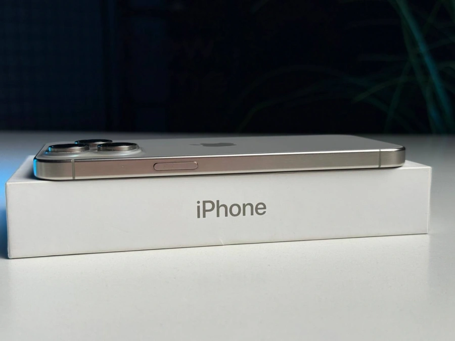 ВЖИВАНИЙ Б/У Apple iPhone 15 Pro Max 256GB Natural Titanium (MU793) - Стан: ідеальний | Акумулятор: 100% | Комплектація: повний | Гарантія: 3 міс.