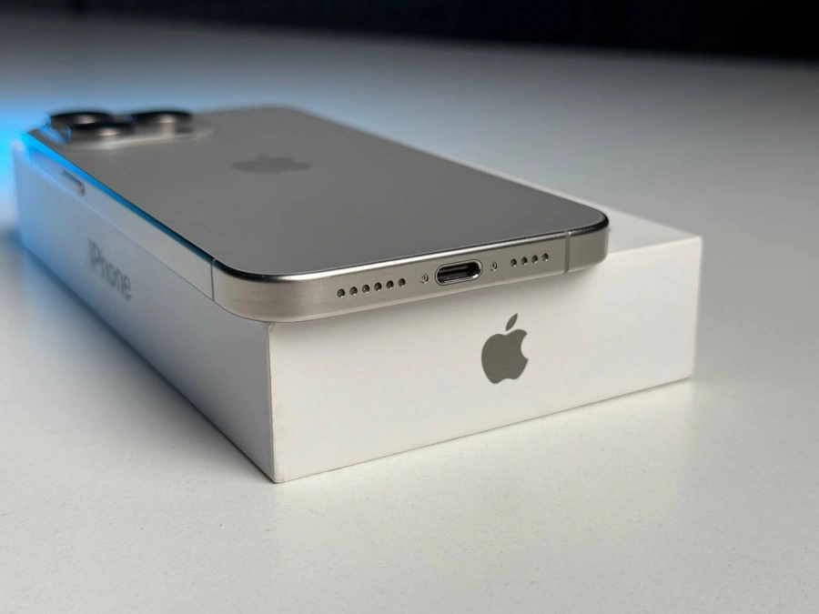 ВЖИВАНИЙ Б/У Apple iPhone 15 Pro Max 256GB Natural Titanium (MU793) - Стан: ідеальний | Акумулятор: 100% | Комплектація: повний | Гарантія: 3 міс.