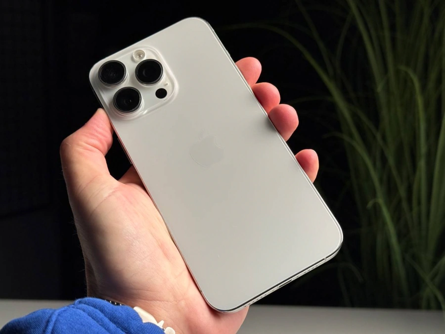 ВЖИВАНИЙ Б/У Apple iPhone 15 Pro Max 256GB White Titanium (MU783) - Стан: задовільний | Акумулятор: 100% | Комплектація: iPhone, кабель | Гарантія: 3 міс.