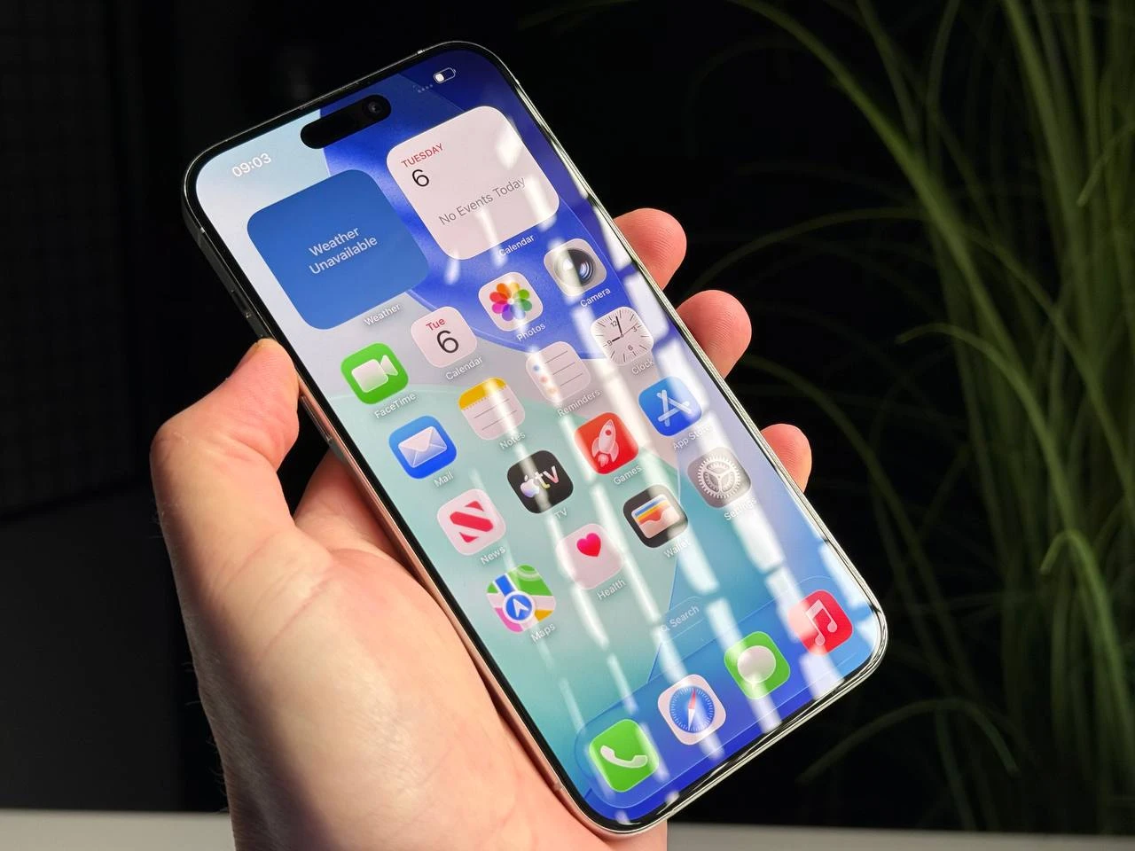 ВЖИВАНИЙ Б/У Apple iPhone 15 Pro Max 256GB White Titanium (MU783) - Состояние: удовлетворительный | Аккумулятор: 100% | Комплектация: iPhone, кабель | Гарантія: 3 мес.