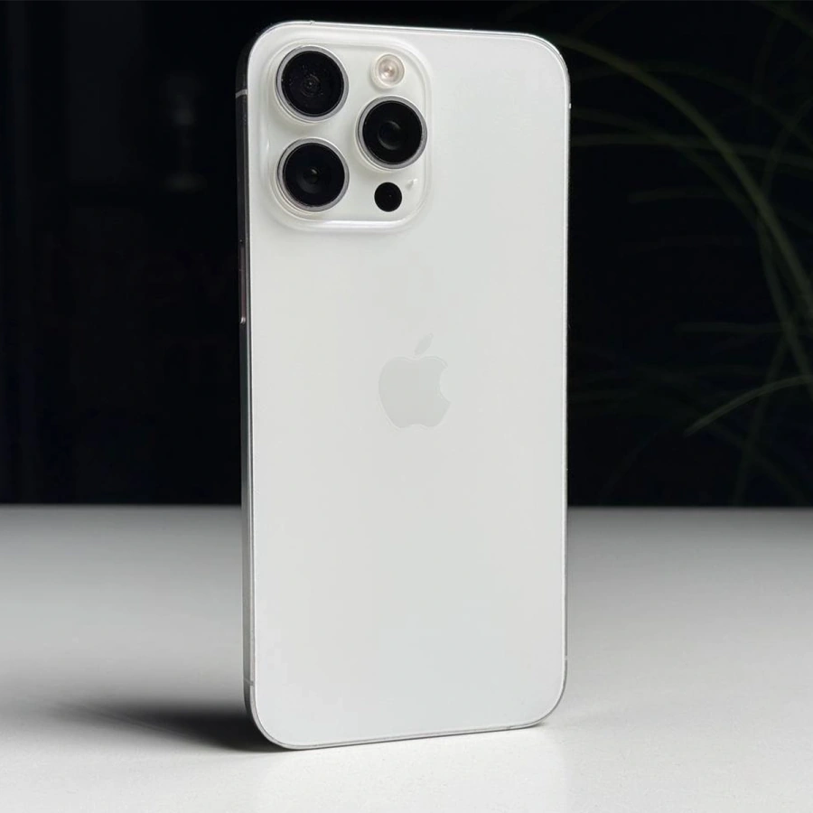 ВЖИВАНИЙ Б/У Apple iPhone 15 Pro Max 256GB White Titanium (MU783) - Стан: задовільний | Акумулятор: 100% | Комплектація: iPhone, кабель | Гарантія: 3 міс.