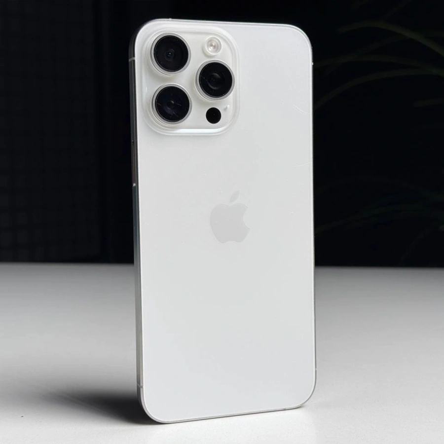 ВЖИВАНИЙ Б/У Apple iPhone 15 Pro Max 256GB White Titanium (MU783) - Состояние: удовлетворительный | Аккумулятор: 89% | Комплектация: iPhone, кабель | Гарантія: 3 мес.