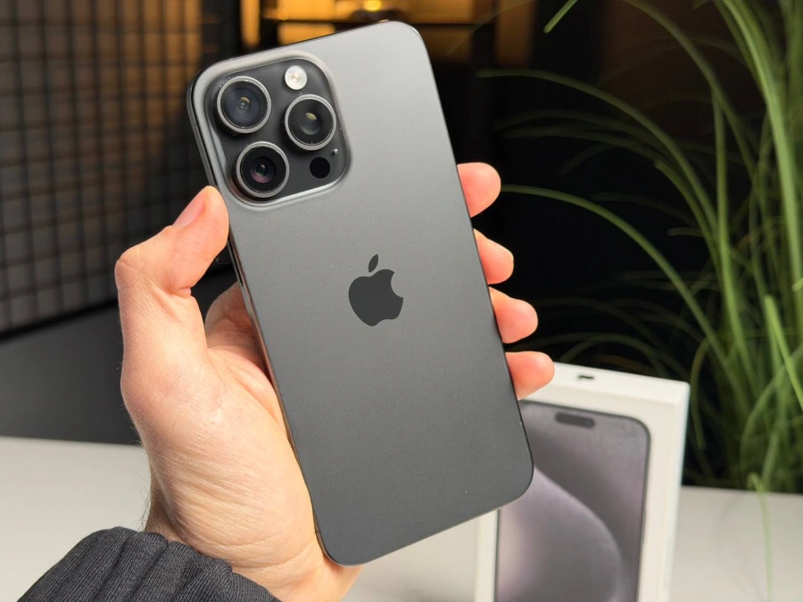ВЖИВАНИЙ Б/У Apple iPhone 15 Pro Max 512GB Black Titanium (MU7C3) - Стан: гарний | Акумулятор: 87% | Комплектація: повний | Гарантія: 3 міс.