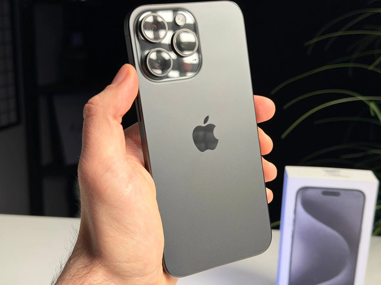 ВЖИВАНИЙ Б/У Apple iPhone 15 Pro Max 512GB Black Titanium (MU7C3) - Состояние: хороший | Аккумулятор: 100% | Комплектация: полный | Гарантия: 3 мес.