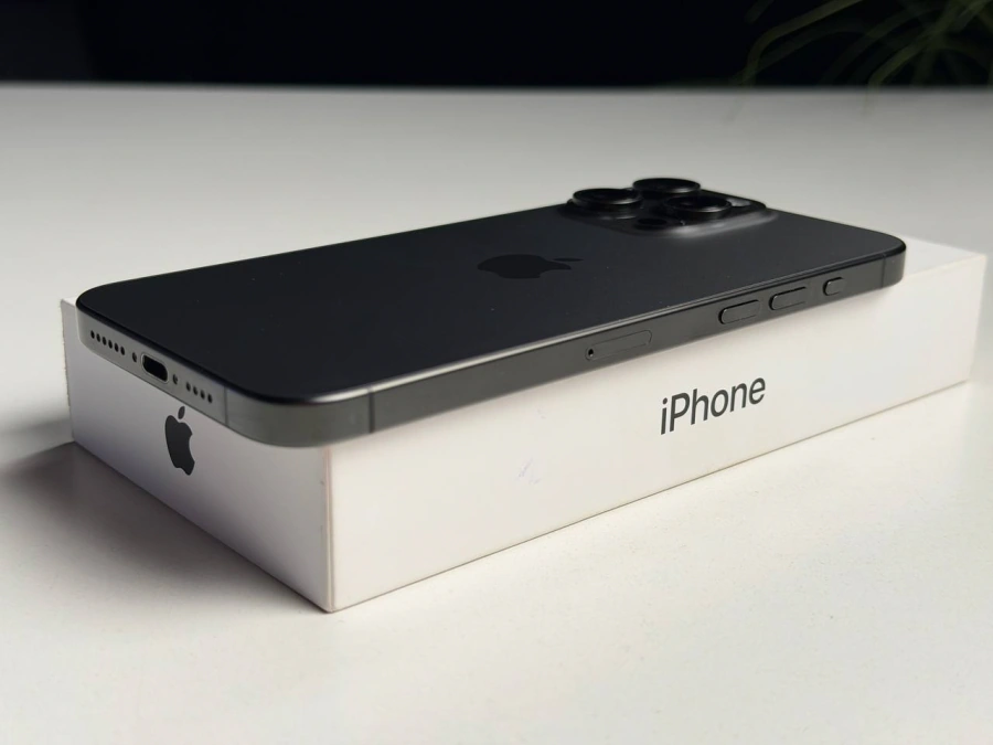 ВЖИВАНИЙ Б/У Apple iPhone 15 Pro Max 512GB Black Titanium (MU7C3) - Стан: гарний | Акумулятор: 100% | Комплектація: повний | Гарантія: 3 міс.