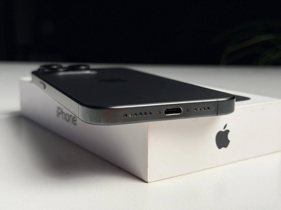 ВЖИВАНИЙ Б/У Apple iPhone 15 Pro Max 512GB Black Titanium (MU7C3) - Стан: гарний | Акумулятор: 100% | Комплектація: повний | Гарантія: 3 міс.