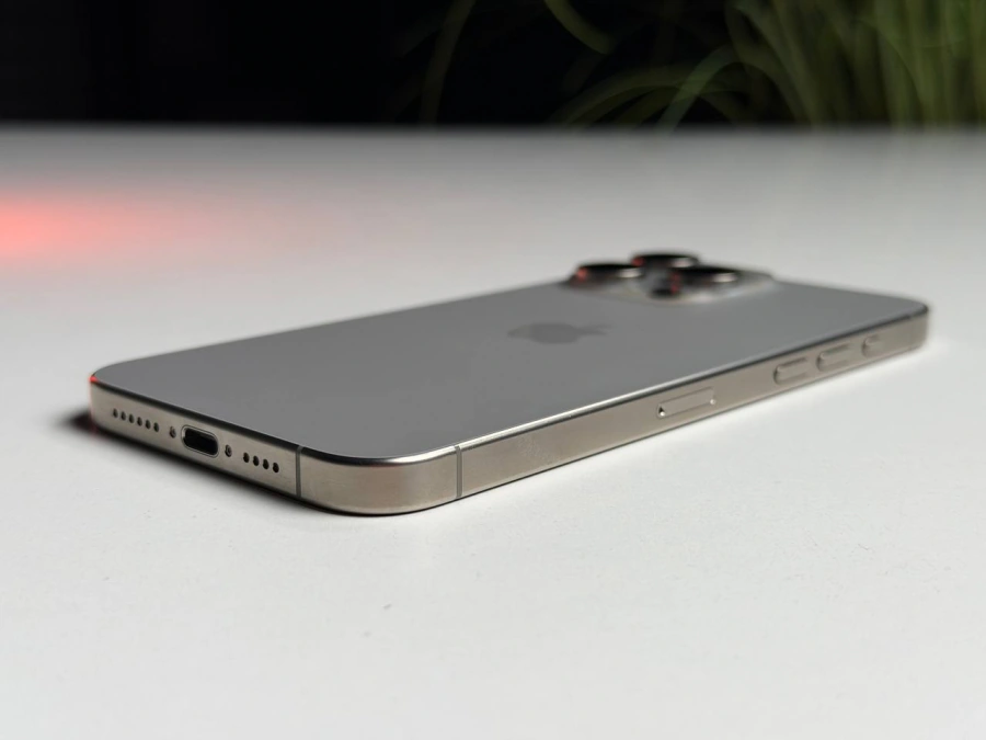 ВЖИВАНИЙ Б/У Apple iPhone 15 Pro Max 512GB Natural Titanium (MU7E3) - Стан: гарний | Акумулятор: 100% | Комплектація: iPhone, кабель | Гарантія: 3 міс.