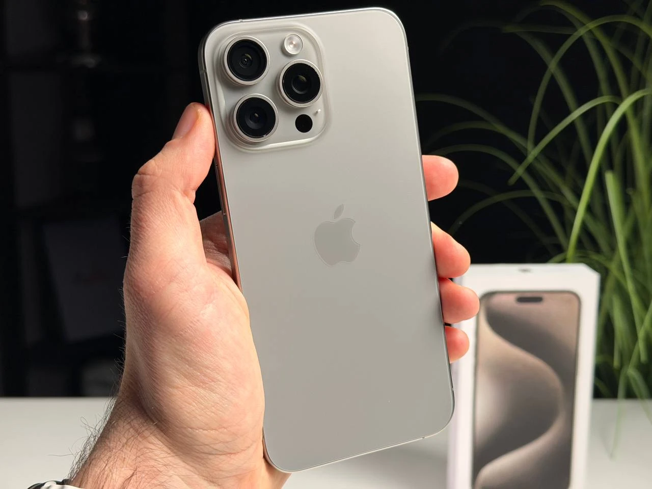 ВЖИВАНИЙ Б/У Apple iPhone 15 Pro Max 512GB Natural Titanium (MU7E3) - Состояние: хороший | Аккумулятор: 88% | Комплектация: полный | Гарантия: 3 мес.