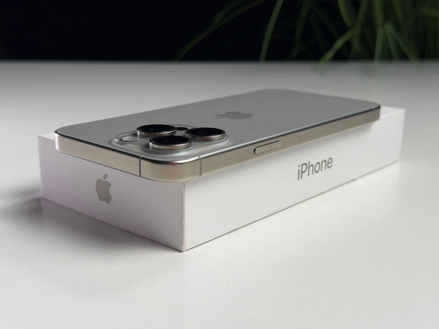 ВЖИВАНИЙ Б/У Apple iPhone 15 Pro Max 512GB Natural Titanium (MU7E3) - Стан: гарний | Акумулятор: 88% | Комплектація: повний | Гарантія: 3 міс.