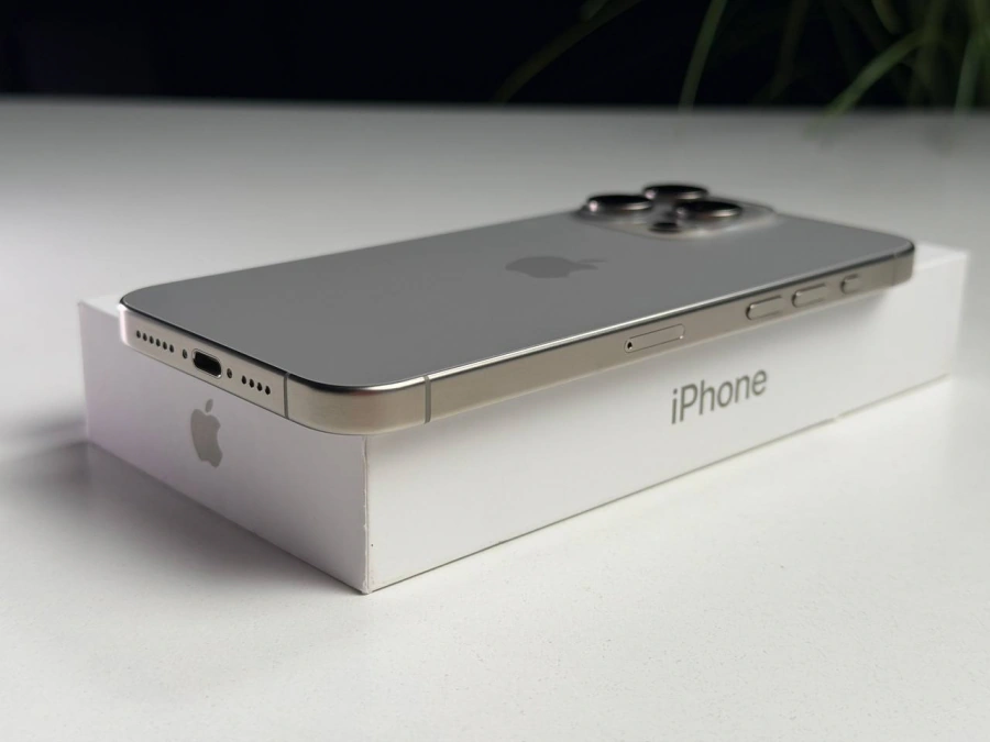 ВЖИВАНИЙ Б/У Apple iPhone 15 Pro Max 512GB Natural Titanium (MU7E3) - Стан: гарний | Акумулятор: 88% | Комплектація: повний | Гарантія: 3 міс.