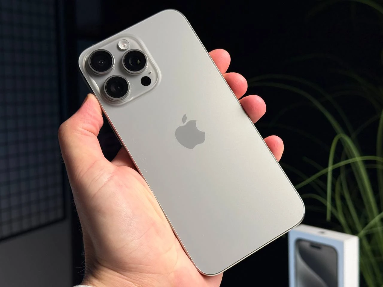 ВЖИВАНИЙ Б/У Apple iPhone 15 Pro Max 512GB Natural Titanium (MU7E3) - Состояние: идеальный | Аккумулятор: 90% | Комплектация: полный | Гарантія: 3 мес.