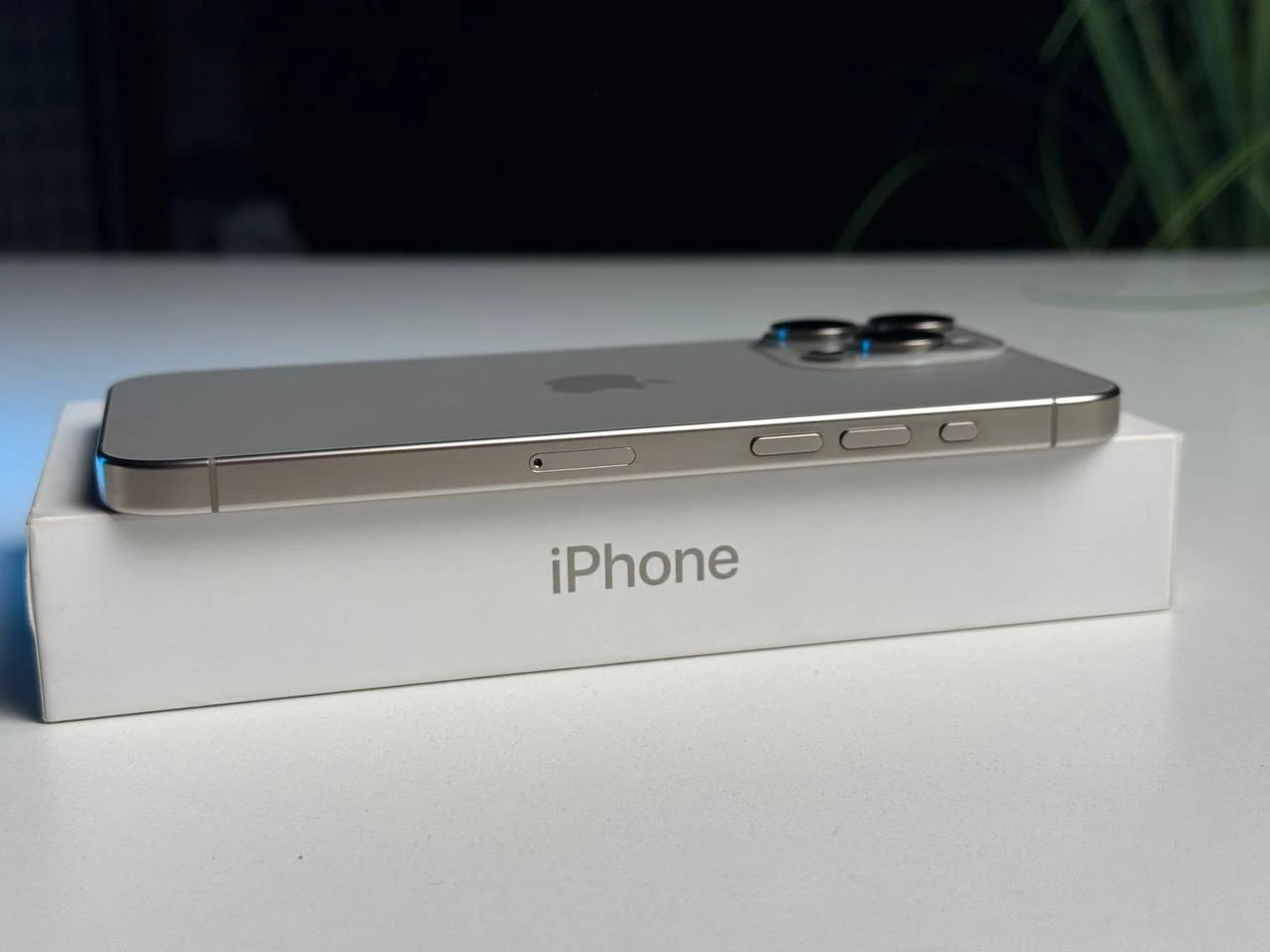 ВЖИВАНИЙ Б/У Apple iPhone 15 Pro Max 512GB Natural Titanium (MU7E3) - Состояние: идеальный | Аккумулятор: 90% | Комплектация: полный | Гарантія: 3 мес.