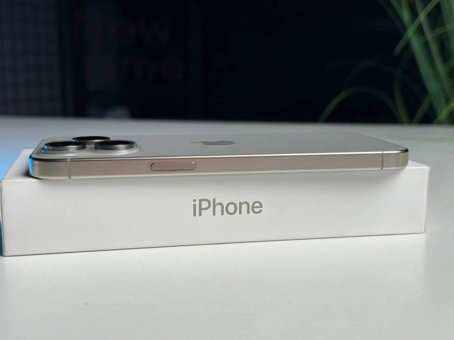 ВЖИВАНИЙ Б/У Apple iPhone 15 Pro Max 512GB Natural Titanium (MU7E3) - Стан: ідеальний | Акумулятор: 90% | Комплектація: повний | Гарантія: 3 міс.