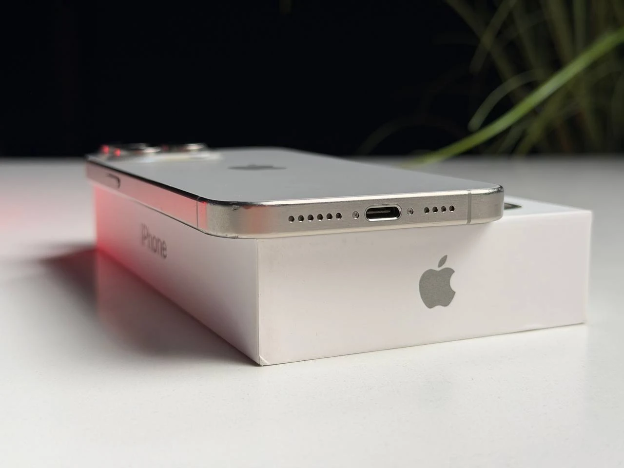 ВЖИВАНИЙ Б/У Apple iPhone 15 Pro Max 512GB Natural Titanium (MU7E3) - Состояние: удовлетворительный | Аккумулятор: 91% | Комплектация: полный | Гарантия: 3 мес.