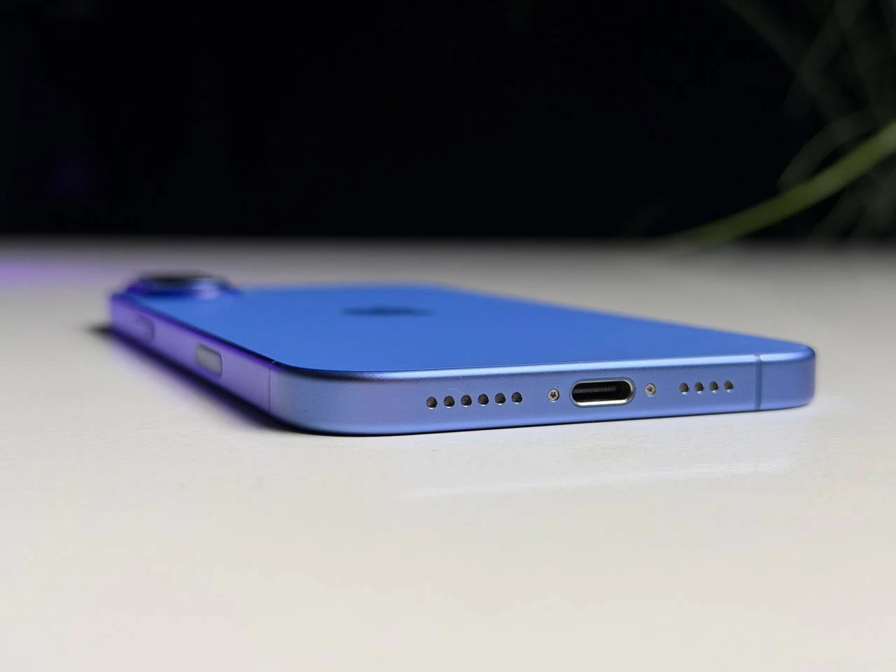 ВЖИВАНИЙ Б/У Apple iPhone 16 Plus 128GB Ultramarine (MXVX3) - Состояние: хороший | Аккумулятор: 100% | Комплектация: iPhone, кабель | Гарантия: 3 мес.