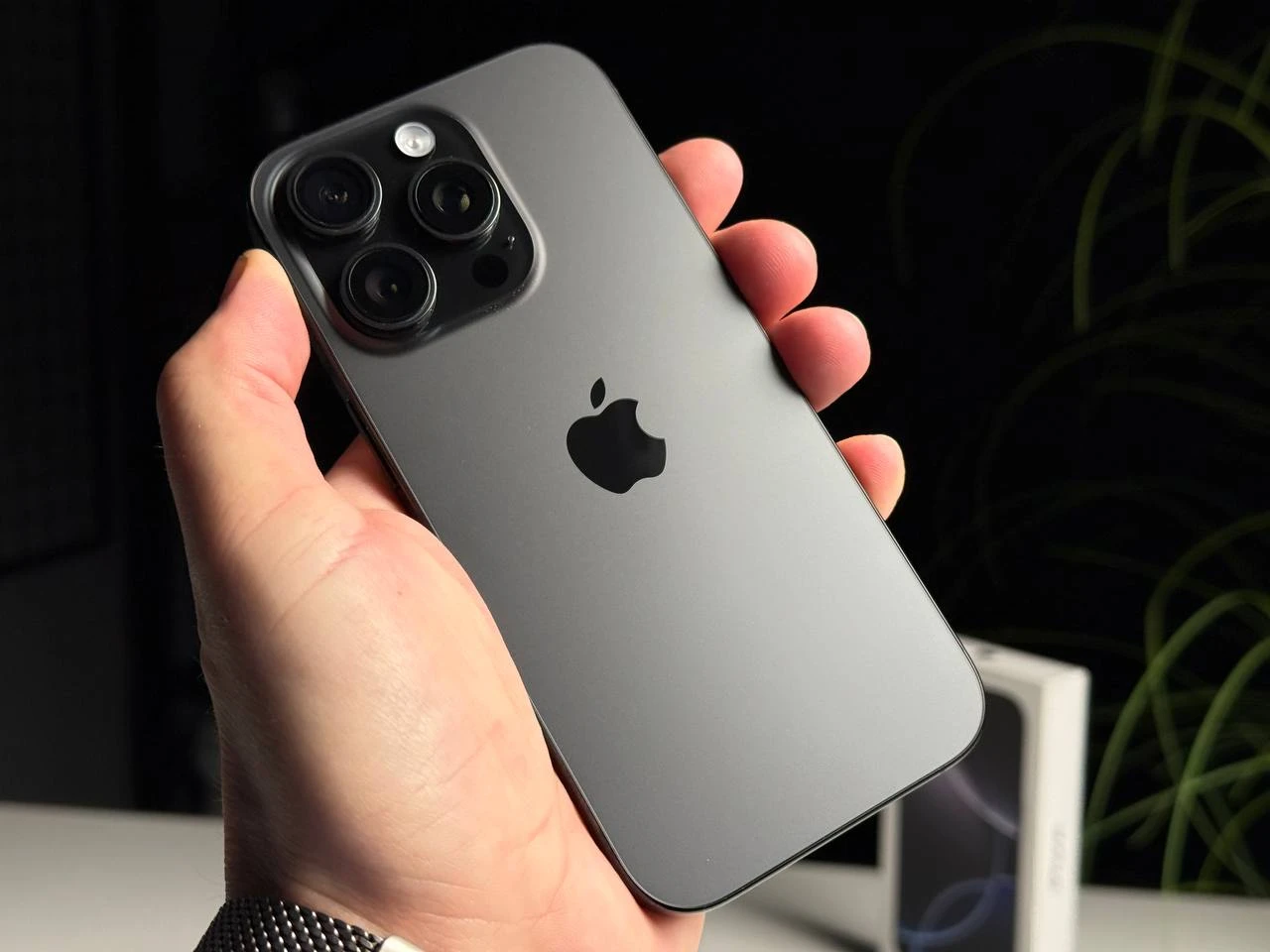 ВЖИВАНИЙ Б/У Apple iPhone 16 Pro 128GB Black Titanium (MYND3) - Состояние: хороший | Аккумулятор: 100% | Комплектация: полный | Гарантия: 3 мес.