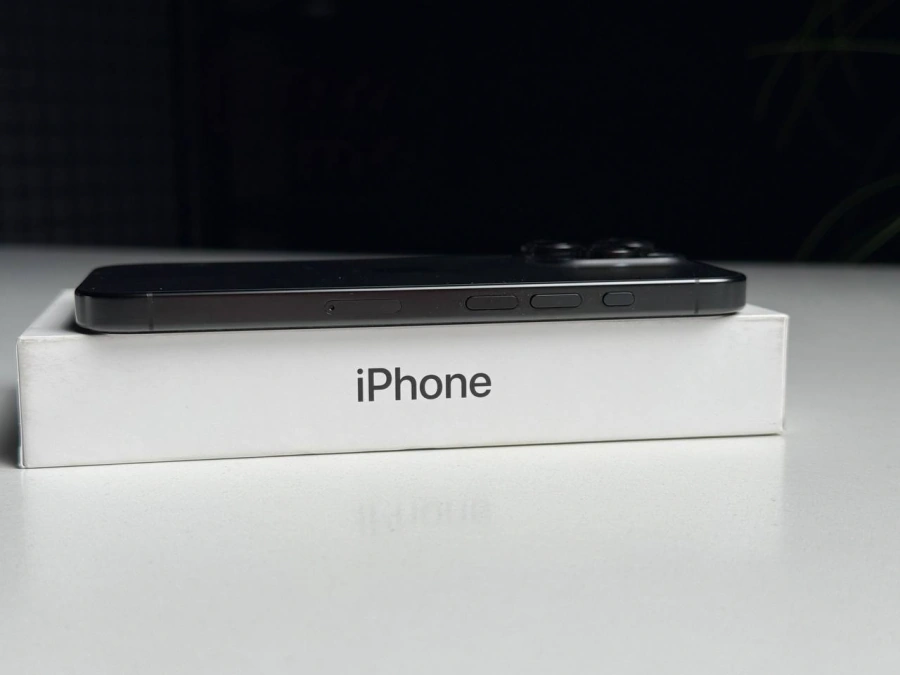 ВЖИВАНИЙ Б/У Apple iPhone 16 Pro 128GB Black Titanium (MYND3) - Стан: гарний | Акумулятор: 100% | Комплектація: повний | Гарантія: 3 міс.