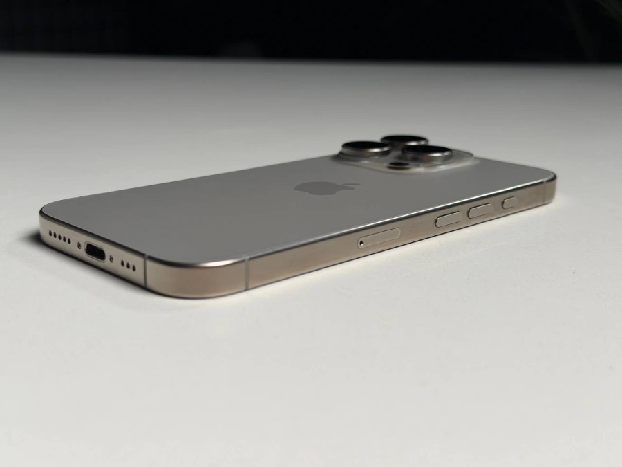 ВЖИВАНИЙ Б/У Apple iPhone 16 Pro 256GB Natural Titanium (MYNL3) - Стан: гарний | Акумулятор: 93% | Комплектація: iPhone, кабель | Гарантія: 3 міс.