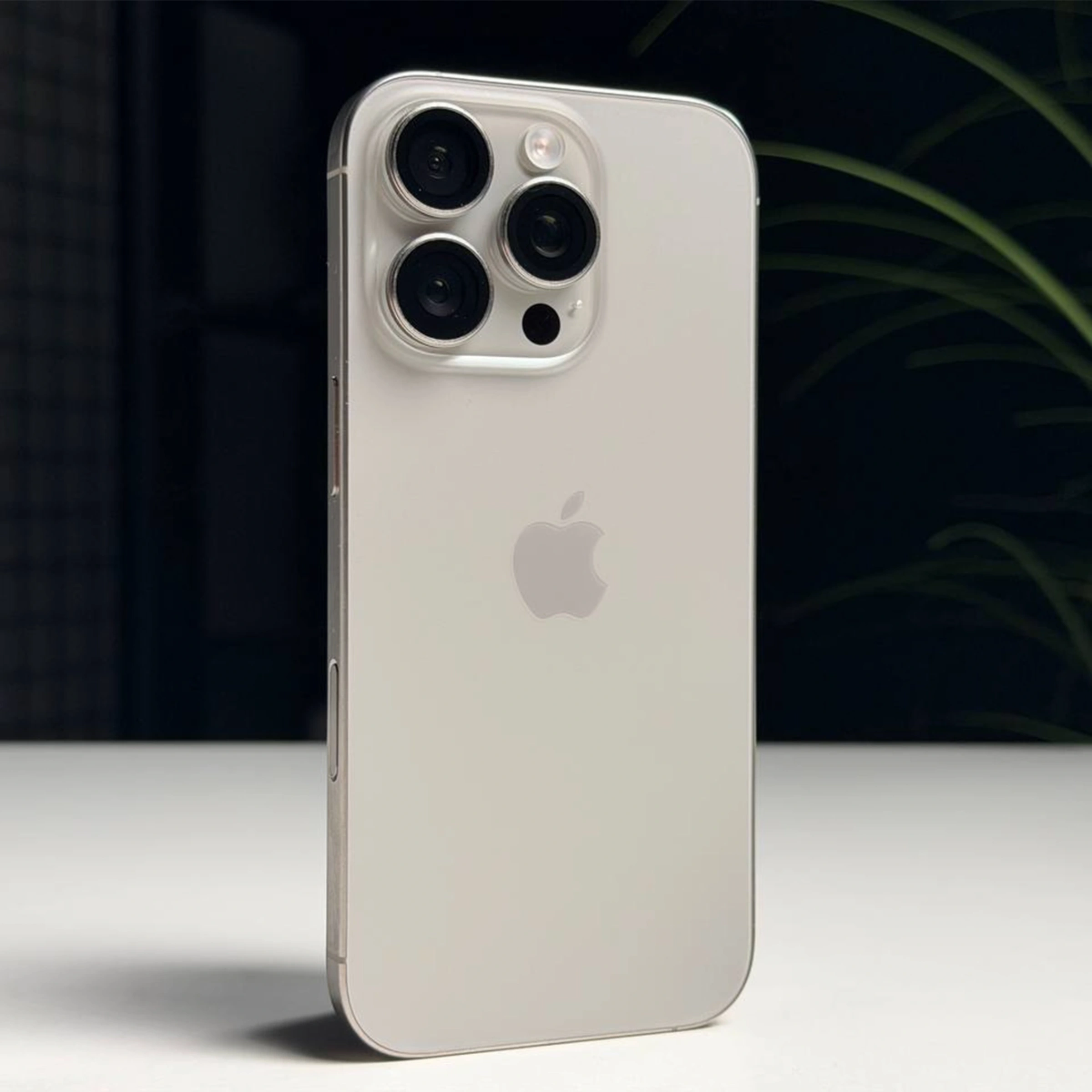 ВЖИВАНИЙ Б/У Apple iPhone 16 Pro 256GB Natural Titanium (MYNL3) - Состояние: хороший | Аккумулятор: 93% | Комплектация: iPhone, кабель | Гарантия: 3 мес.