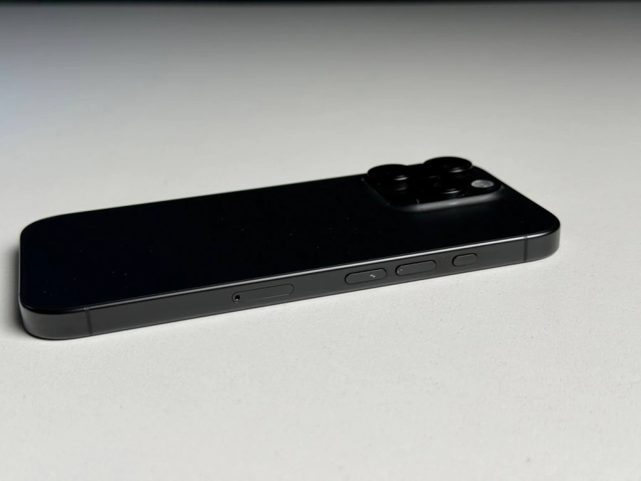 ВЖИВАНИЙ Б/У Apple iPhone 16 Pro 512GB Black Titanium (MYNM3) - Стан: гарний | Акумулятор: 93% | Комплектація: iPhone, кабель | Гарантія: 3 міс.