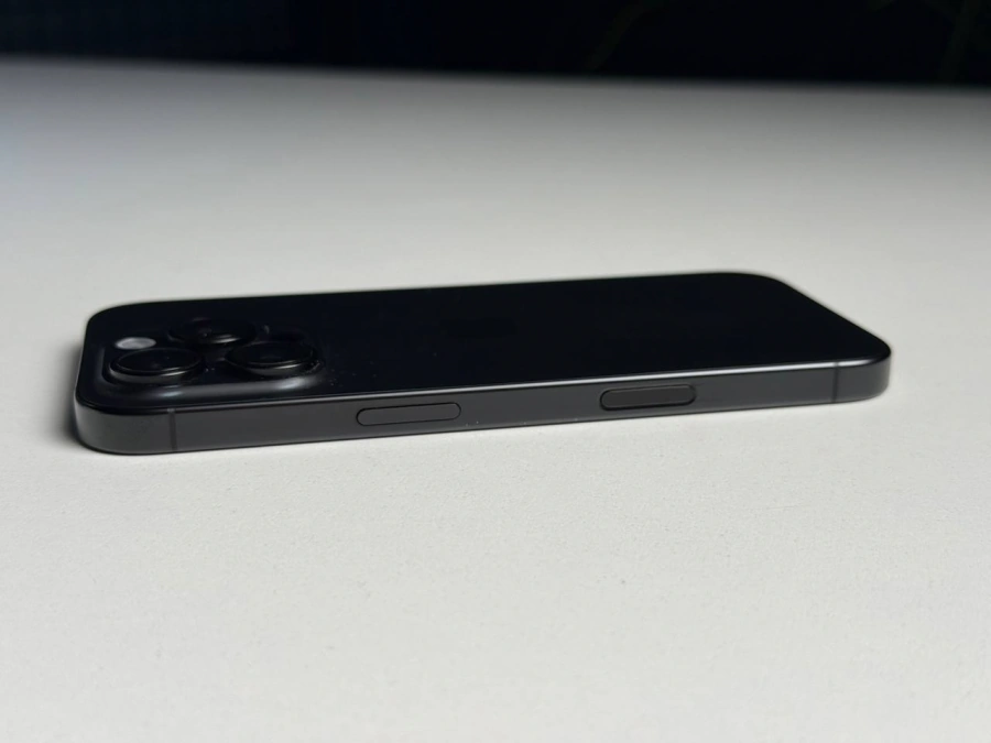 ВЖИВАНИЙ Б/У Apple iPhone 16 Pro 512GB Black Titanium (MYNM3) - Стан: гарний | Акумулятор: 93% | Комплектація: iPhone, кабель | Гарантія: 3 міс.