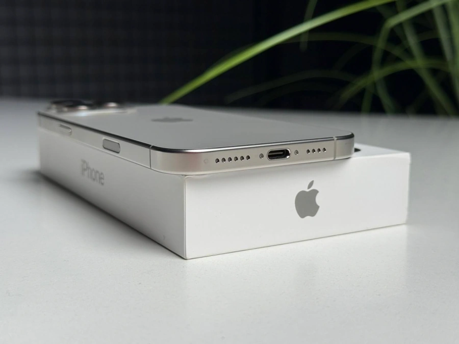 ВЖИВАНИЙ Б/У Apple iPhone 16 Pro Max 1TB Natural Titanium (MYX73) - Стан: гарний | Акумулятор: 100% | Комплектація: повний | Гарантія: 3 міс.