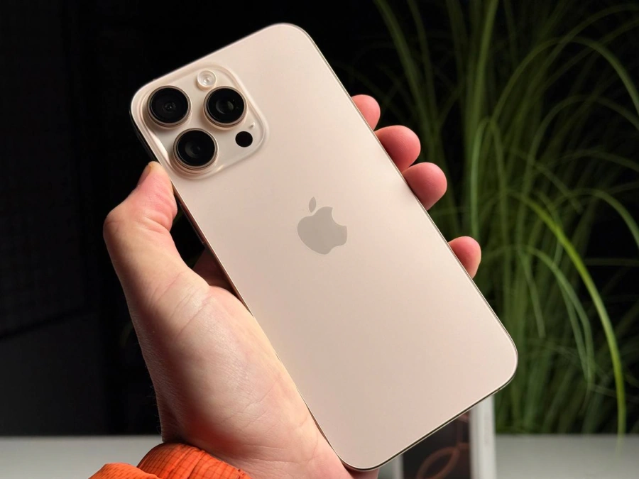ВЖИВАНИЙ Б/У Apple iPhone 16 Pro Max 256GB Desert Titanium (MYWX3) - Стан: гарний | Акумулятор: 99% | Комплектація: повний | Гарантія: 3 міс.
