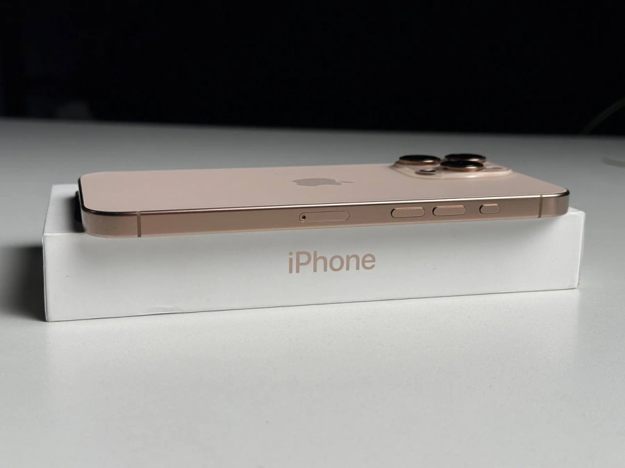ВЖИВАНИЙ Б/У Apple iPhone 16 Pro Max 256GB Desert Titanium (MYWX3) - Стан: гарний | Акумулятор: 93% | Комплектація: повний | Гарантія: 3 міс.