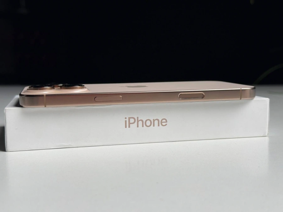 ВЖИВАНИЙ Б/У Apple iPhone 16 Pro Max 256GB Desert Titanium (MYWX3) - Стан: гарний | Акумулятор: 93% | Комплектація: повний | Гарантія: 3 міс.