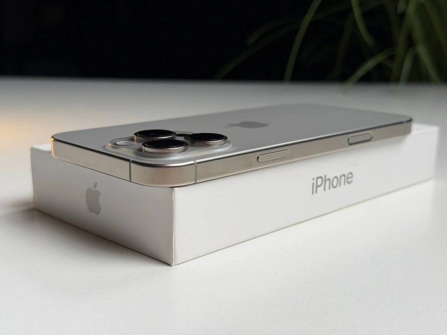 ВЖИВАНИЙ Б/У Apple iPhone 16 Pro Max 256GB Natural Titanium (MYWY3) - Стан: гарний | Акумулятор: 100% | Комплектація: повний | Гарантія: 3 міс.