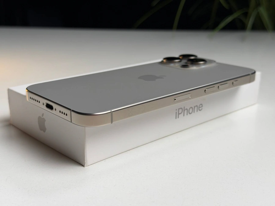 ВЖИВАНИЙ Б/У Apple iPhone 16 Pro Max 256GB Natural Titanium (MYWY3) - Стан: гарний | Акумулятор: 100% | Комплектація: повний | Гарантія: 3 міс.
