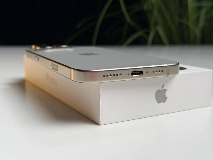ВЖИВАНИЙ Б/У Apple iPhone 16 Pro Max 256GB Natural Titanium (MYWY3) - Стан: гарний | Акумулятор: 100% | Комплектація: повний | Гарантія: 3 міс.
