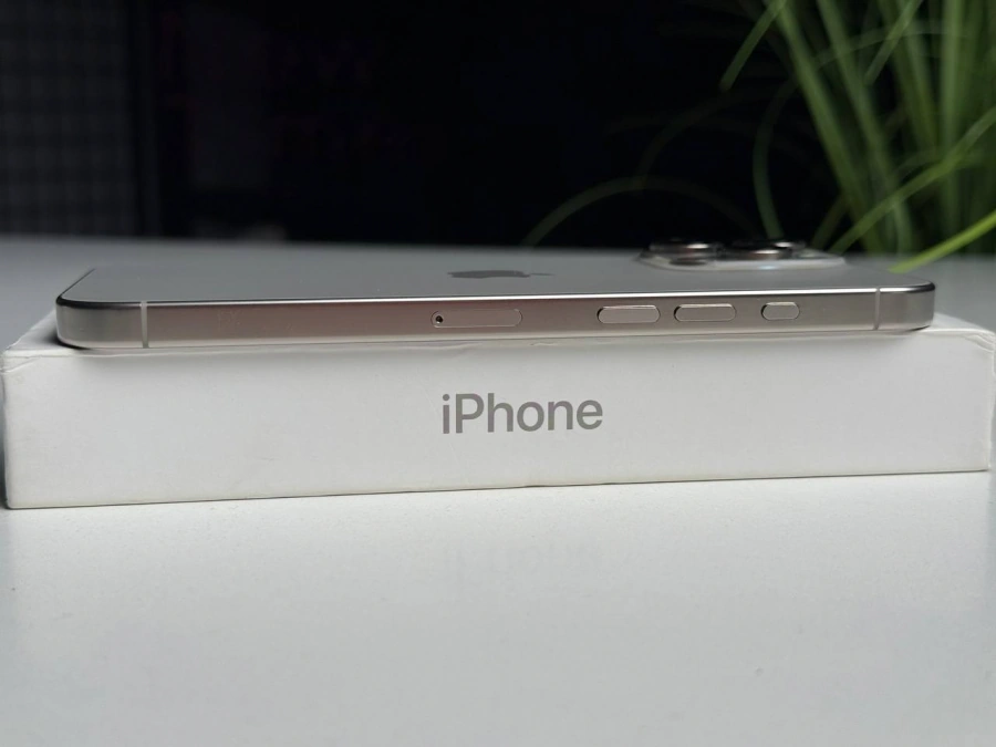 ВЖИВАНИЙ Б/У Apple iPhone 16 Pro Max 256GB Natural Titanium (MYWY3) - Стан: гарний | Акумулятор: 95% | Комплектація: повний | Гарантія: 3 міс.
