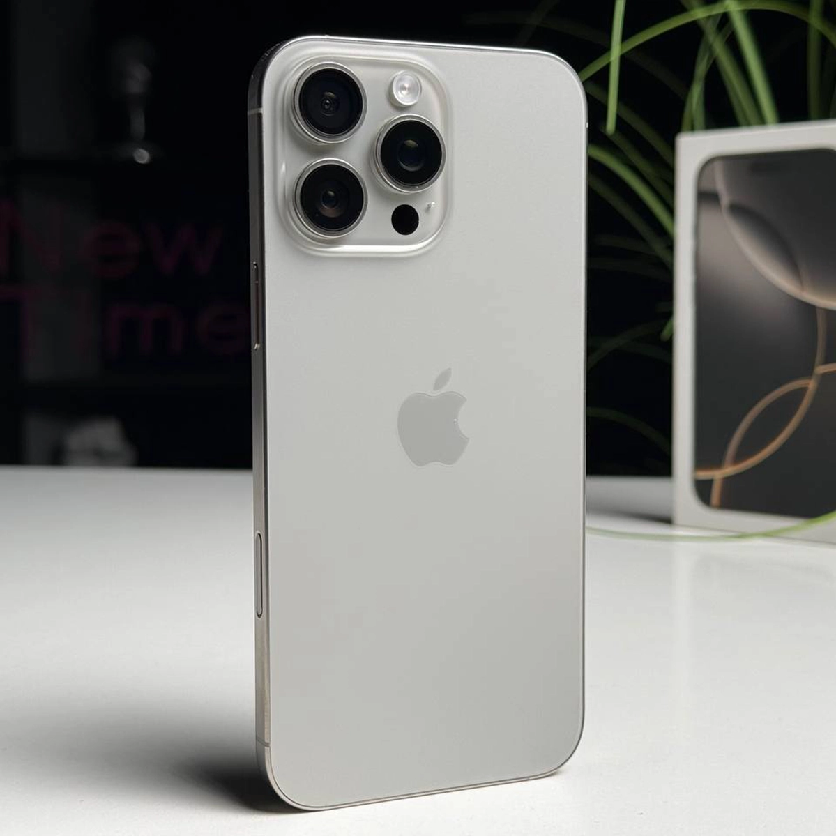 ВЖИВАНИЙ Б/У Apple iPhone 16 Pro Max 256GB Natural Titanium (MYWY3) - Состояние: хороший | Аккумулятор: 95% | Комплектация: полный | Гарантія: 3 мес.