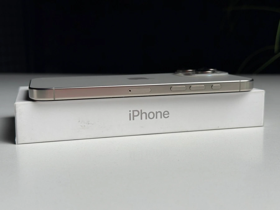 ВЖИВАНИЙ Б/У Apple iPhone 16 Pro Max 256GB Natural Titanium (MYWY3) - Состояние: идеальный | Аккумулятор: 97% | Комплектация: полный | Гарантия: 3 мес.