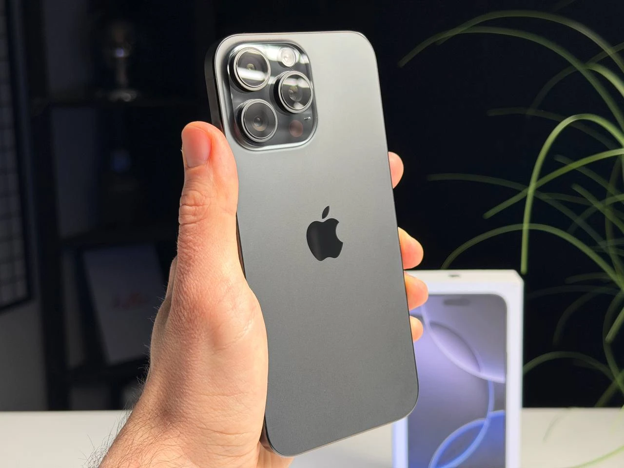 OPEN BOX Apple iPhone 16 Pro Max 512GB Black Titanium (MYX03) - Состояние: идеальный | Аккумулятор: 100% | Комплектация: полный | Гарантия: 3 мес.