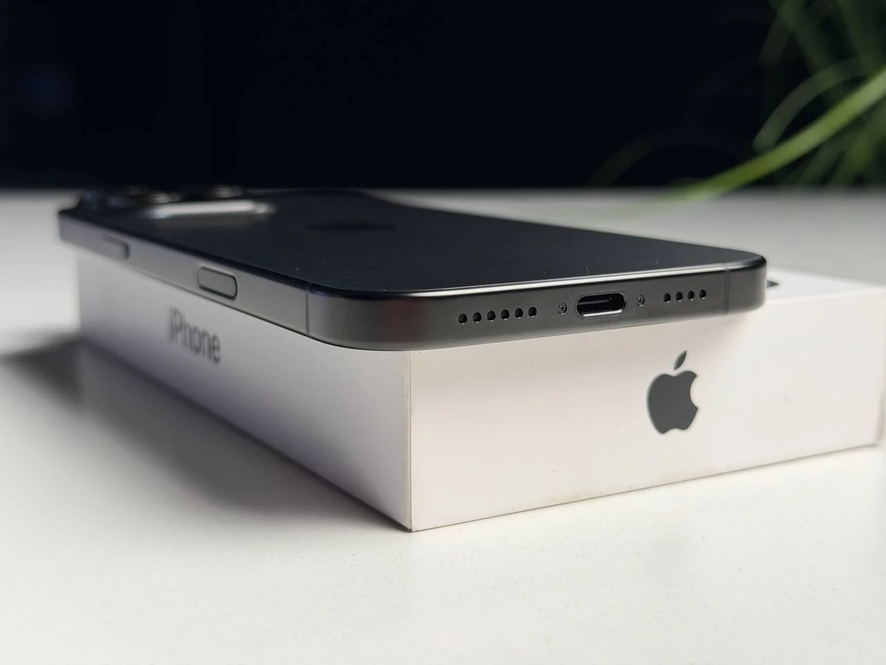 OPEN BOX Apple iPhone 16 Pro Max 512GB Black Titanium (MYX03) - Состояние: идеальный | Аккумулятор: 100% | Комплектация: полный | Гарантия: 3 мес.