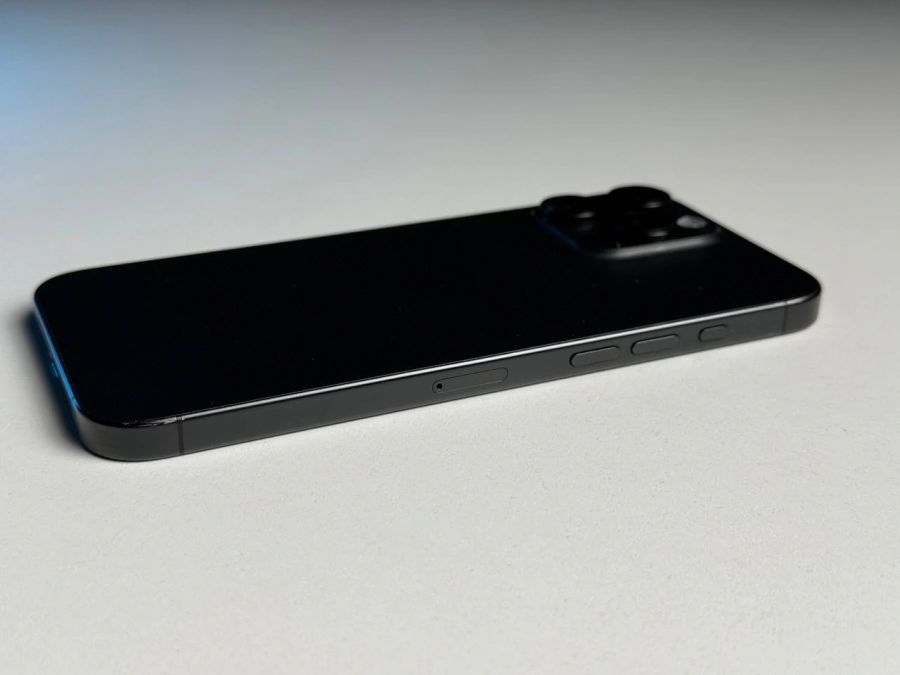 ВЖИВАНИЙ Б/У Apple iPhone 16 Pro Max 512GB Black Titanium (MYX03) - Стан: гарний | Акумулятор: 100% | Комплектація: iPhone, кабель | Гарантія: 3 міс.