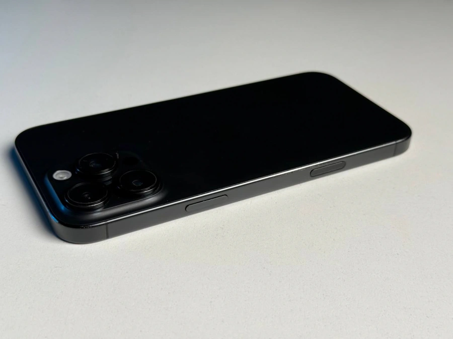 ВЖИВАНИЙ Б/У Apple iPhone 16 Pro Max 512GB Black Titanium (MYX03) - Стан: гарний | Акумулятор: 100% | Комплектація: iPhone, кабель | Гарантія: 3 міс.