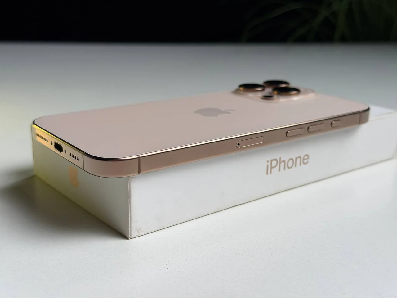 ВЖИВАНИЙ Б/У Apple iPhone 16 Pro Max 512GB Desert Titanium (MYX23) - Состояние: хороший | Аккумулятор: 100% | Комплектация: полный | Гарантия: 3 мес.