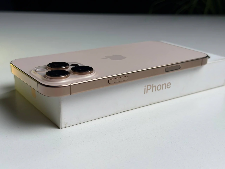 ВЖИВАНИЙ Б/У Apple iPhone 16 Pro Max 512GB Desert Titanium (MYX23) - Состояние: хороший | Аккумулятор: 100% | Комплектация: полный | Гарантия: 3 мес.
