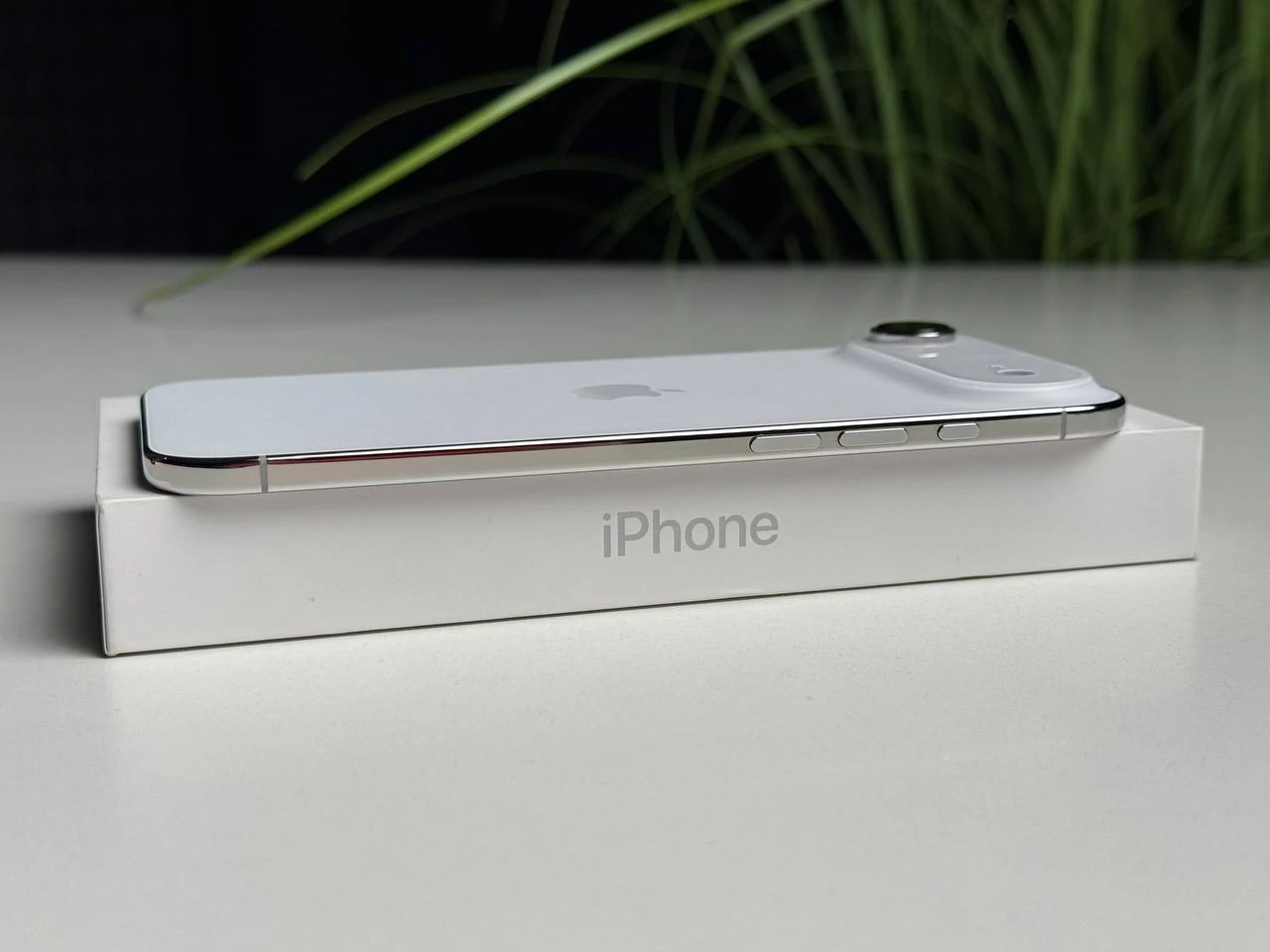 ВИТРИННЫЙ Apple iPhone Air 256GB Cloud White (MG2M4, MG194, MG284) - Состояние: идеальный | Аккумулятор: 100% | Комплектация: полный | Гарантия: 3 мес.