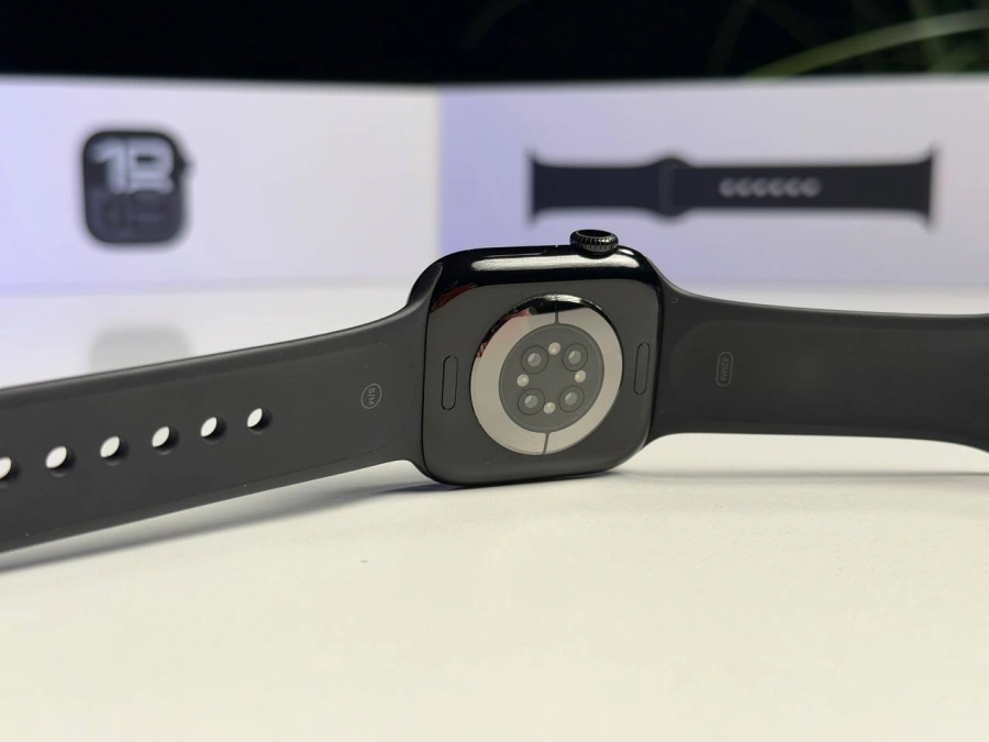 ВЖИВАНИЙ Б/У Apple Watch Series 10 GPS 42mm Jet Black Aluminum Case with Black Sport Band - S/M (MWWE3) - Состояние: хороший | Аккумулятор: 100% | Комплектация: полный | Гарантия: 3 мес.